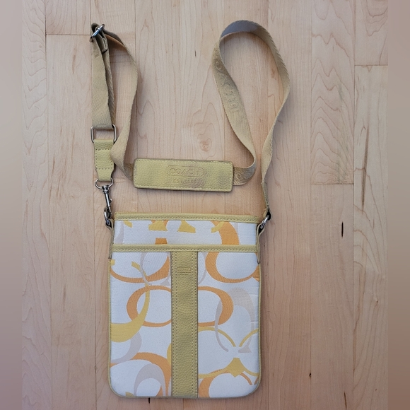 Vintage Crossbody Hand Bag - Picture 4 of 8
